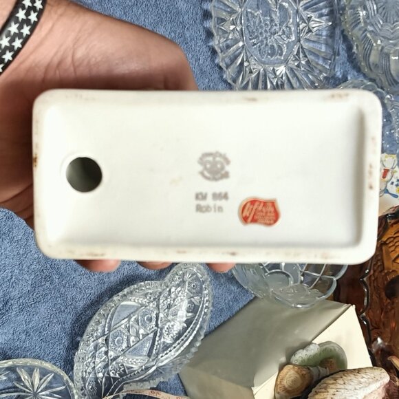 Vintage Lefton, Porcelain Robin Figurine . Hand Painted. Made in Japan - Picture 8 of 9